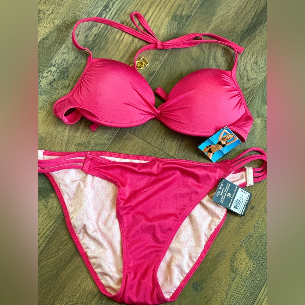 Victoria’s Secret bikini